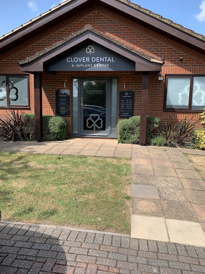 Clover Dental & Implant Centre