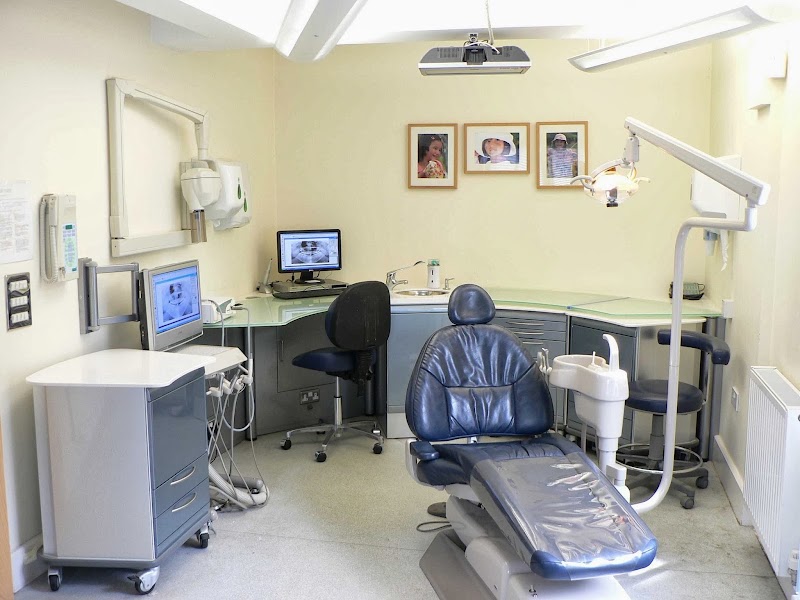 Pure Dental Studio