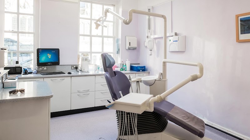 Hopkins & Poyner Dental Surgery