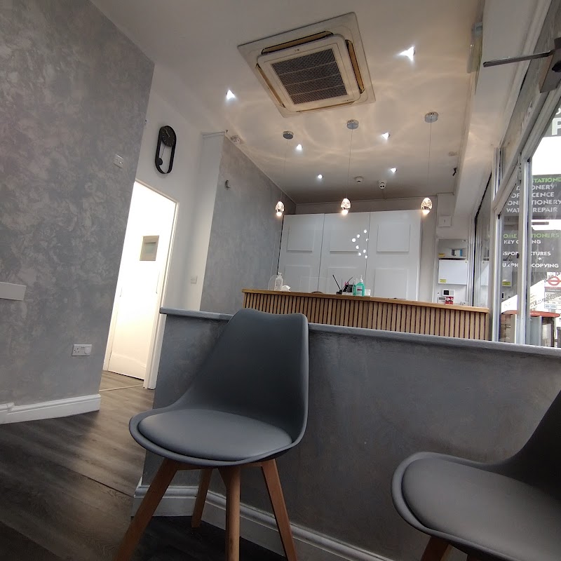 Advance Dental Suite - Dental Implants | Composite Bonding | Invisalign & Teeth Straightening | Emergency | Hygienist