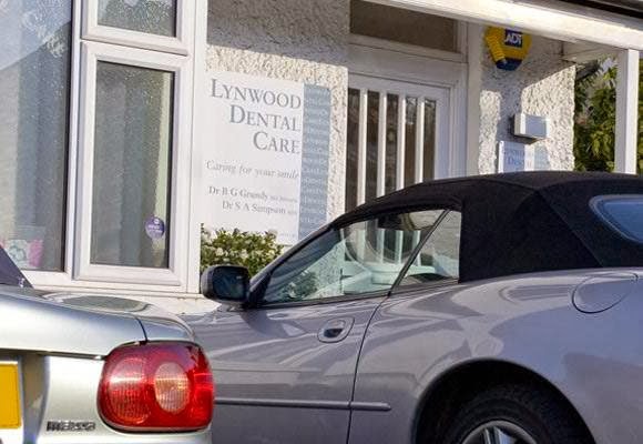 Lynwood Dental & Implant Centre