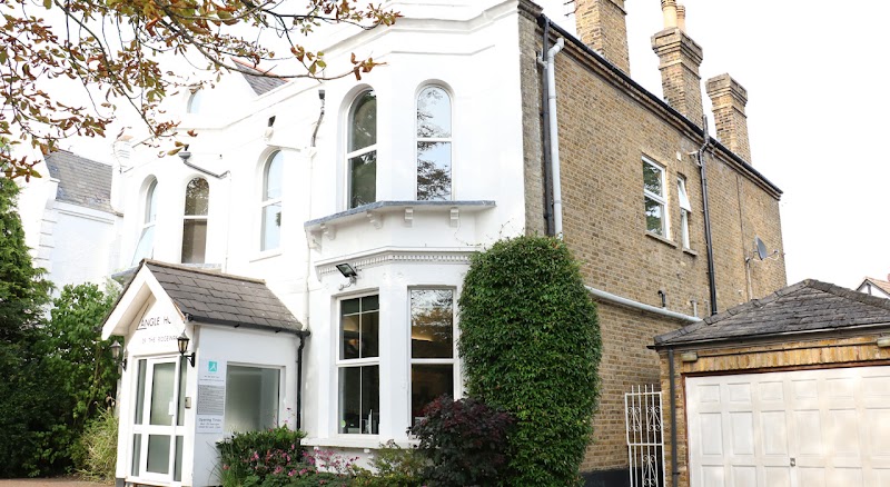 Angle House Specialist Dentistry (Enfield)