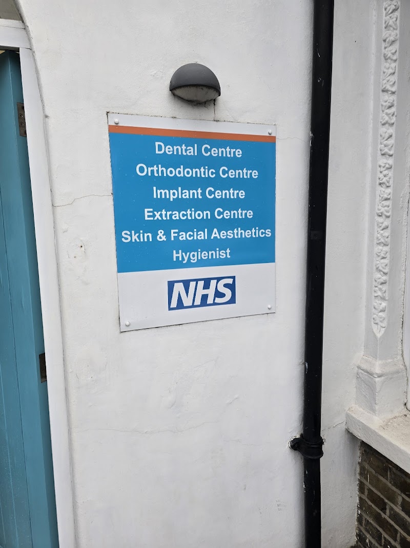 Feelgood Dental | NHS & Private Dentist Near Me | Invisalign | Dental Implants