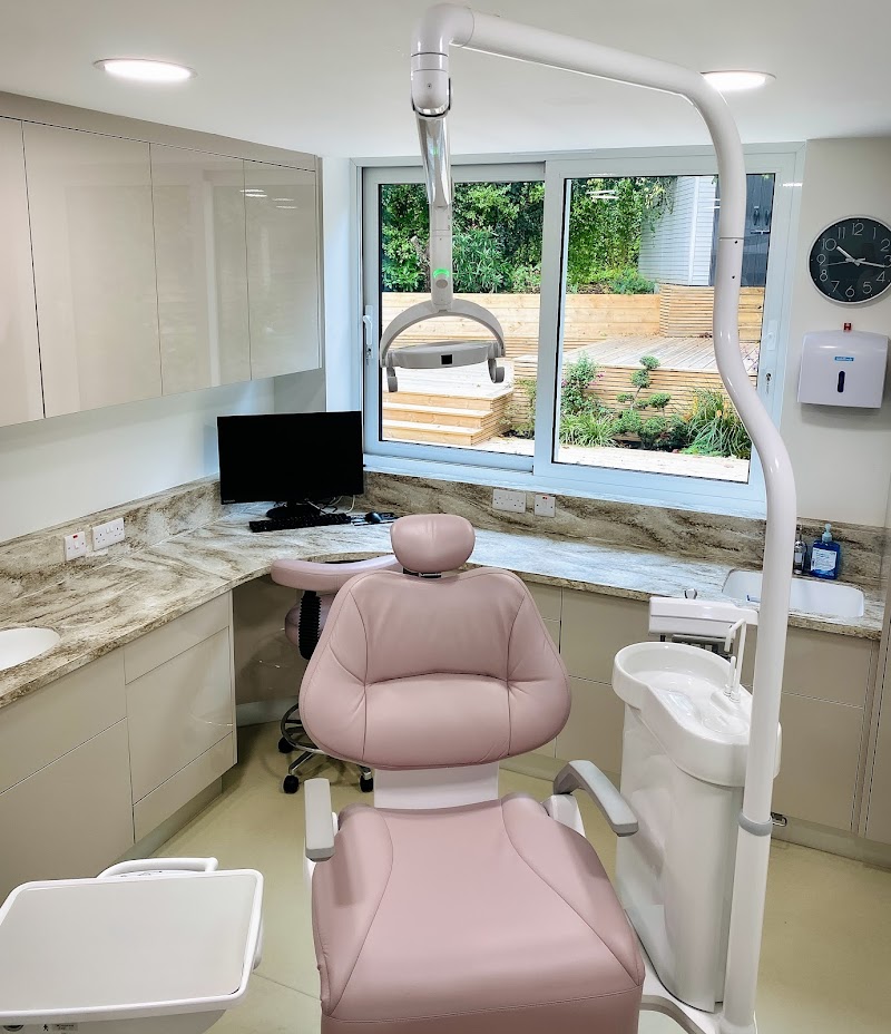 The White House Dental Surgery
