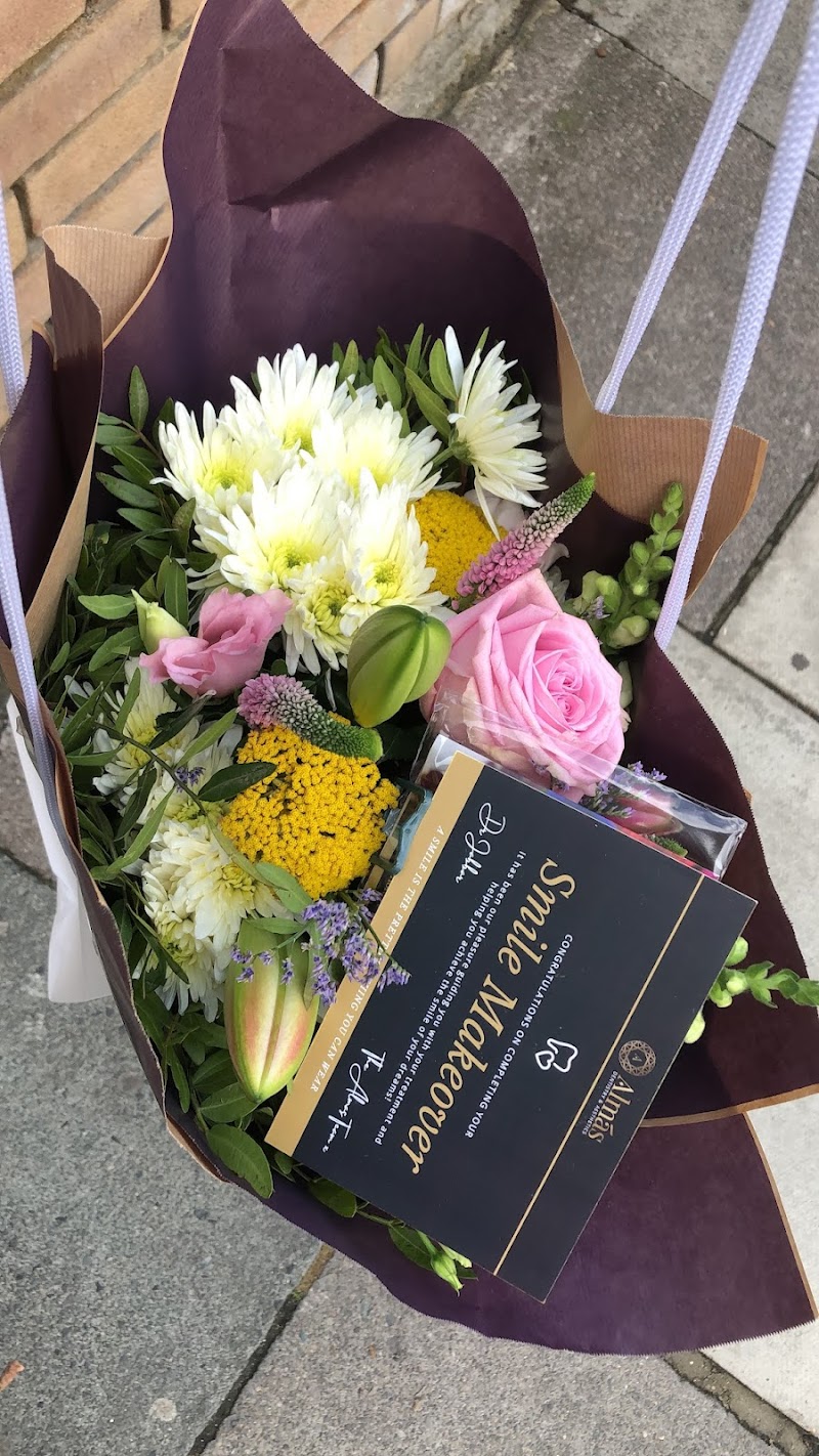 Almás Dentist & Aesthetics - Cricklewood