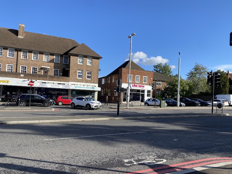 Love Teeth Dental - Chessington