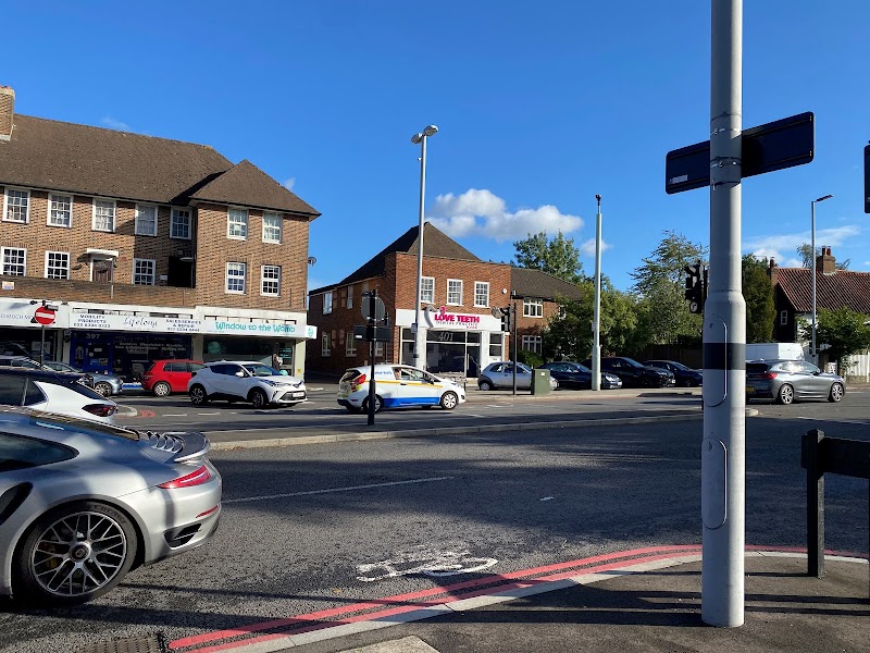 Love Teeth Dental - Chessington