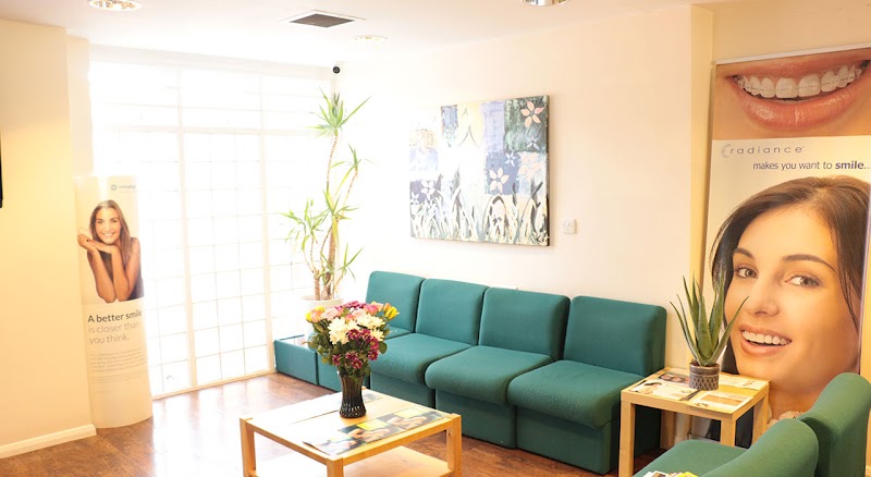 Angle House Specialist Dentistry (Chingford)