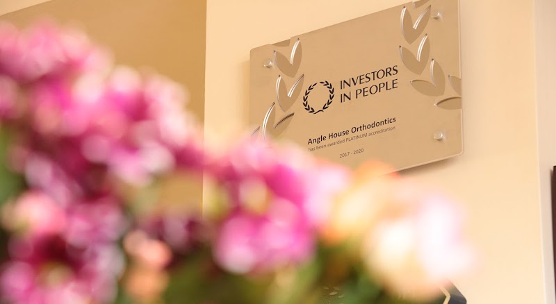Angle House Specialist Dentistry (Chingford)