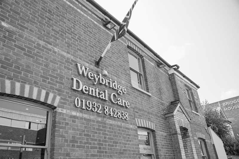 Weybridge Dental Care | Emergency Dentist | Invisalign | Dental Implants | Smile Makeover | Bonding