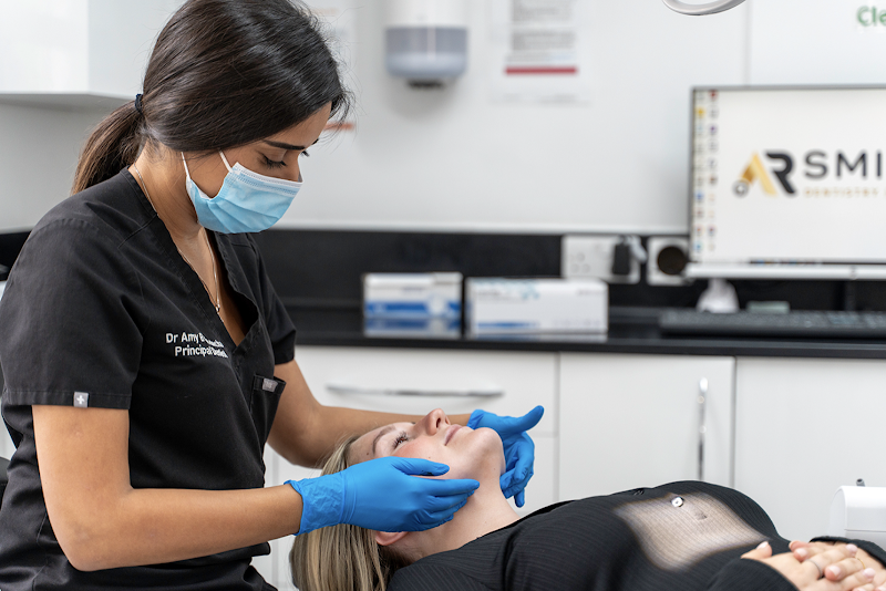 AR Smiles Eltham - Implants, Invisalign and Cosmetic Dentist