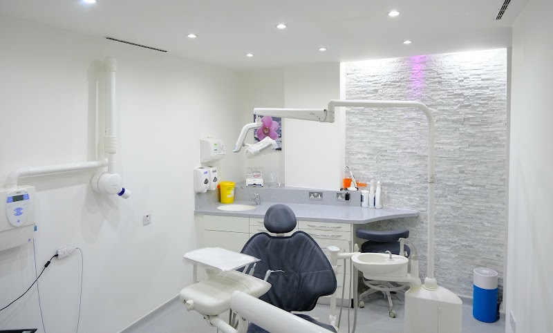 Dentael Dentist