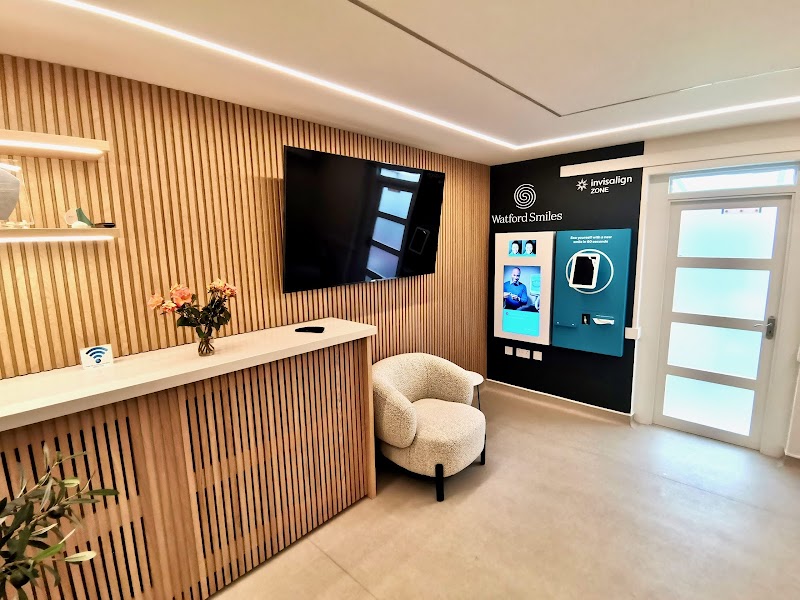 Watford Smiles Invisalign, Composite Bonding, Veneers & Dental Implants