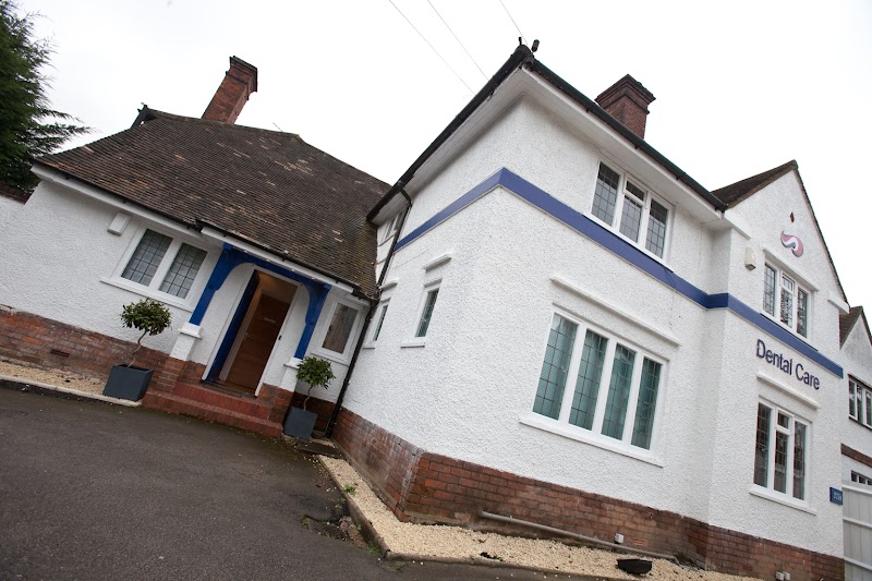 Watford Smiles Invisalign, Composite Bonding, Veneers & Dental Implants