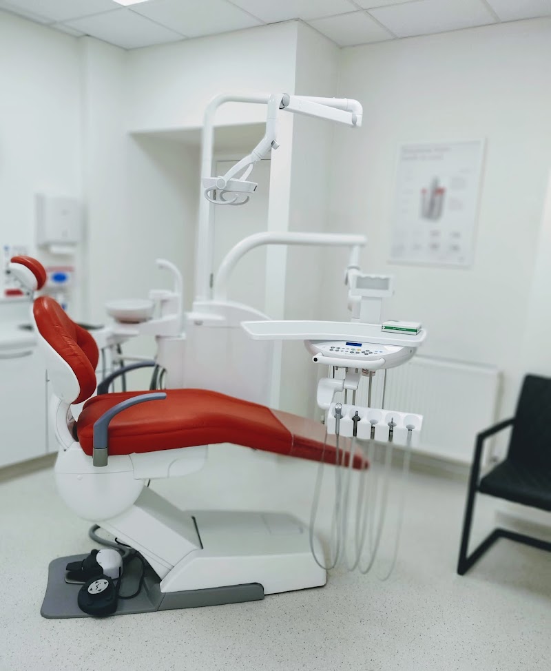 Lee Dental and Implant Practice