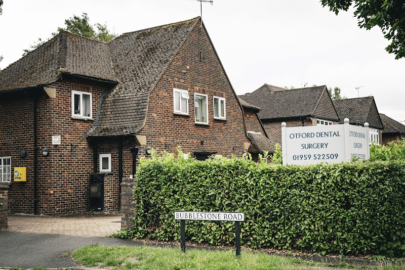 AR Smiles Otford - Implant , Invisalign & Cosmetic Dentist