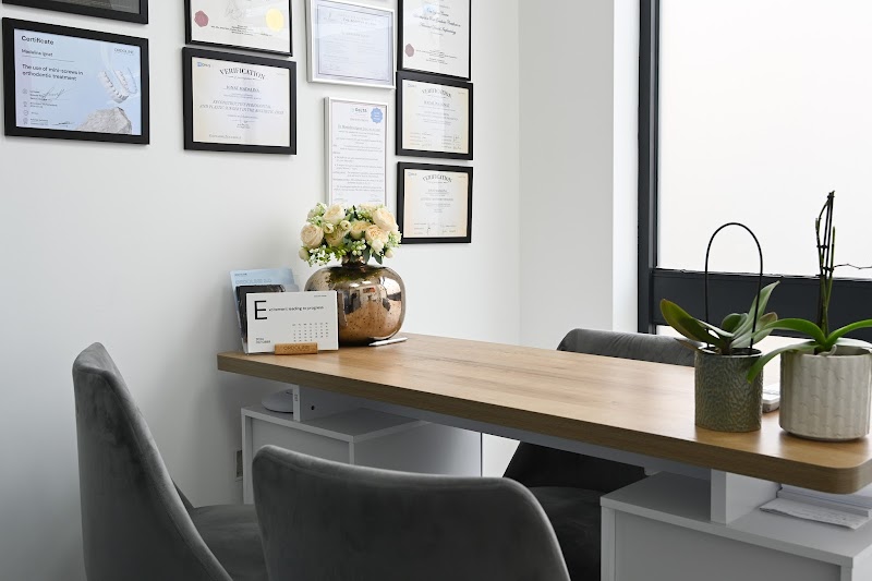 Emicare Dental & Spa