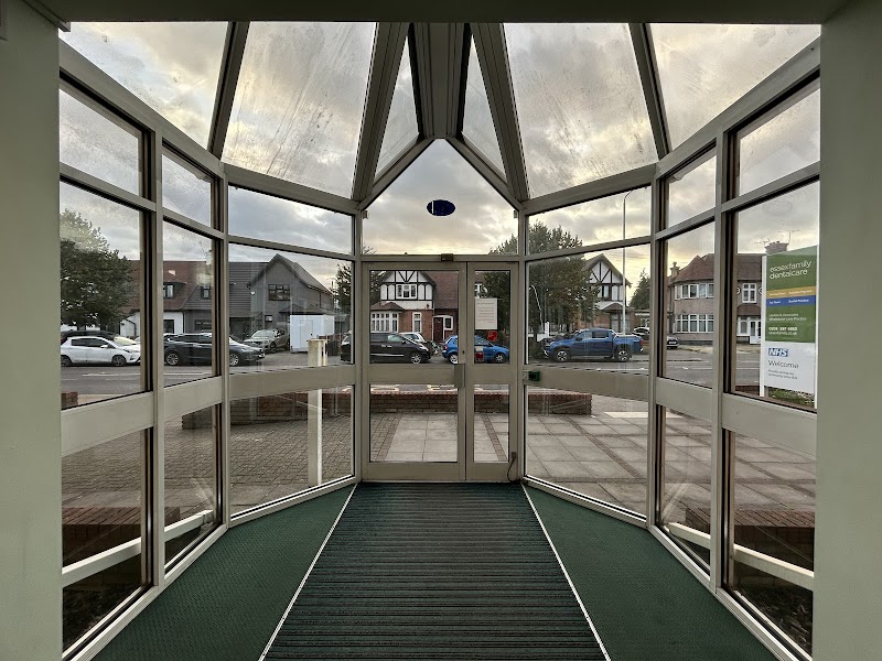Whalebone Lane Dental & Sedation - Essex family dental care