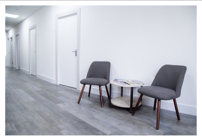 Smile Avenue - Dental Implants & Invisalign