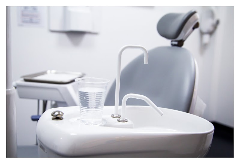 Smile Avenue - Dental Implants & Invisalign