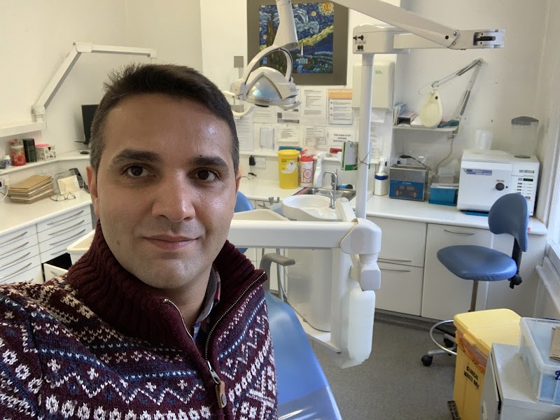 Happy Smiles Dental Clinic - Accepting New Patients | Composite Bonding | Invisalign | Dental Implants | Hygienists