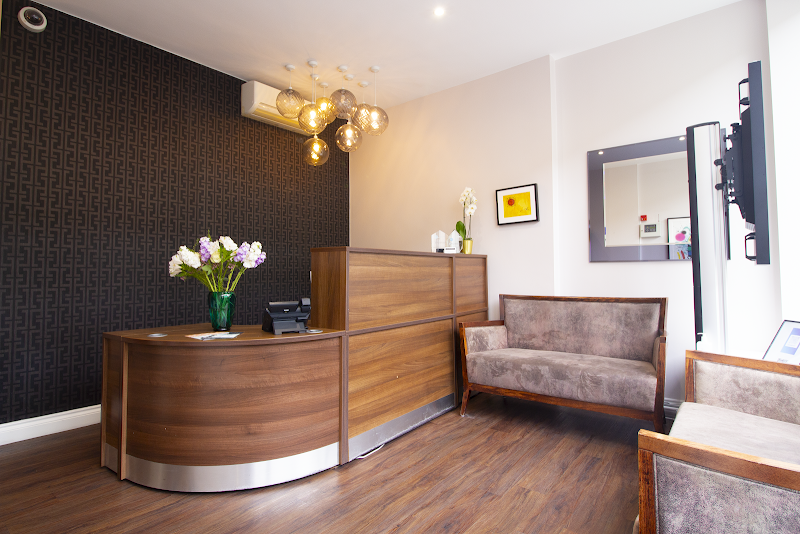 Dr Chaw-Su Kyi | West London Orthodontist Cosmetic Dental Studios