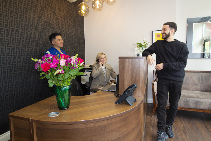 Dr Chaw-Su Kyi | West London Orthodontist Cosmetic Dental Studios