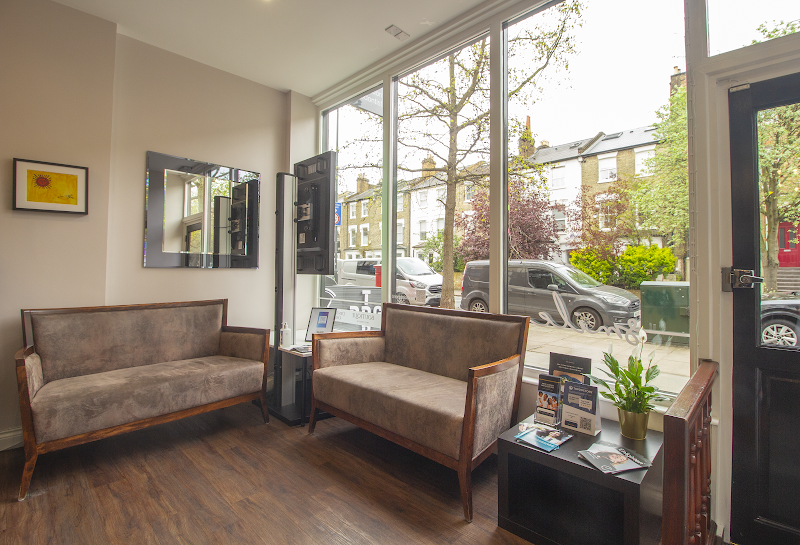 Dr Chaw-Su Kyi | West London Orthodontist Cosmetic Dental Studios